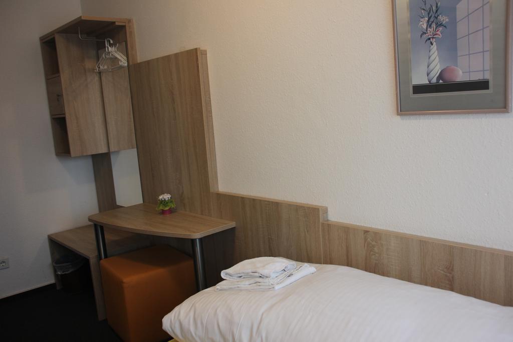 Airport-Hotel Zum Taubengrund Kelsterbach Exteriér fotografie