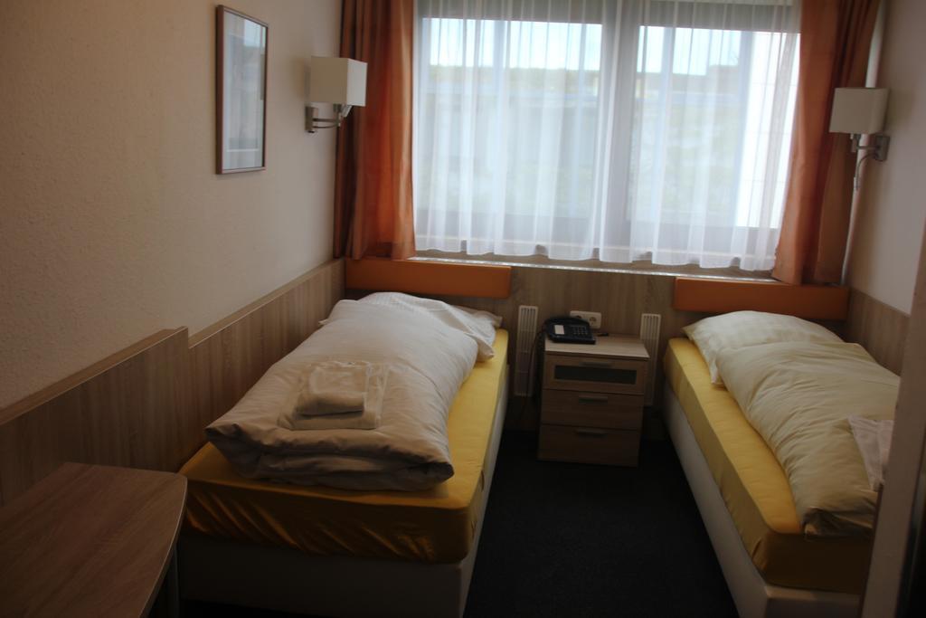Airport-Hotel Zum Taubengrund Kelsterbach Exteriér fotografie